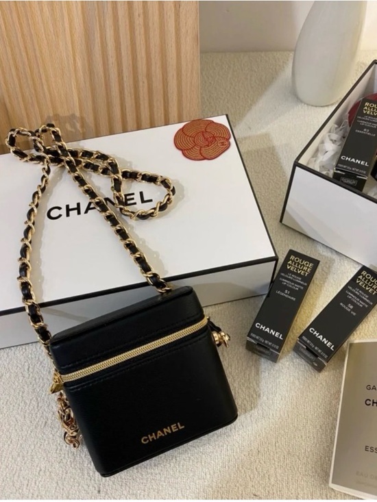 CHANEL Accessories - GWP Lipstick Case from Chanel